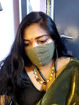 RomeoJuliet345 online show from February 7, 2026, 8:12 pm