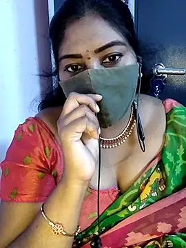 RomeoJuliet345 online show from July 25, 2026, 4:04 pm