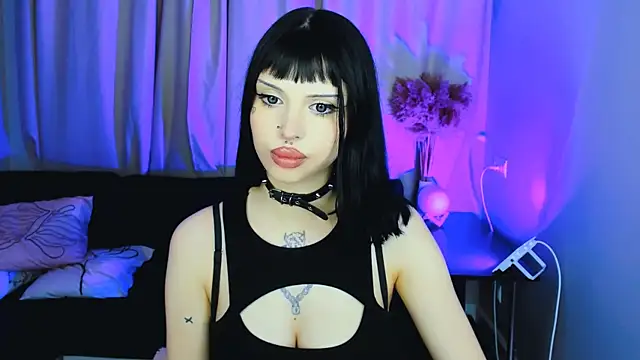 Snapshot of Barbara_xKiss chatting on January 13, 2025, 8:37 am Barbara xKiss online show from January 13, 2025, 8:37 am