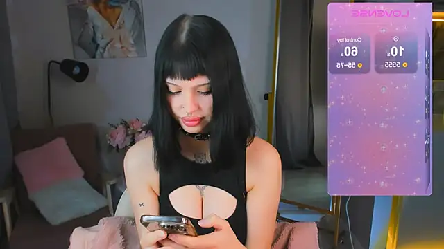 Snapshot of Barbara_xKiss chatting on January 15, 2025, 5:50 am Barbara xKiss online show from January 15, 2025, 5:50 am