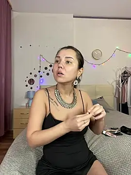 Snapshot of MiraMiss chatting on December 18, 2024, 5:15 am MiraMiss online show from December 18, 2024, 5:15 am