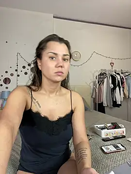 Snapshot of MiraMiss chatting on December 24, 2024, 5:05 am MiraMiss online show from December 24, 2024, 5:05 am