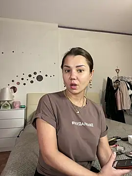 Snapshot of MiraMiss chatting on March 7, 2025, 4:57 am MiraMiss online show from March 7, 2025, 4:57 am