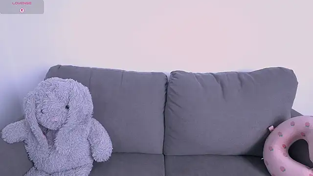 petite paola online show from June 11, 2026, 3:43 pm