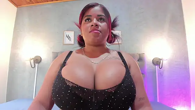 Snapshot of MeridaLane chatting on September 18, 2025, 2:08 pm MeridaLane online show from September 18, 2025, 2:08 pm