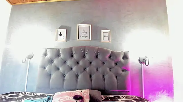 Snapshot of MeridaLane chatting on September 29, 2025, 1:33 am MeridaLane online show from September 29, 2025, 1:33 am