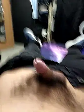 Snapshot of Alee3xxx chatting on October 24, 2025, 3:03 am Alee3xxx online show from October 24, 2025, 3:03 am