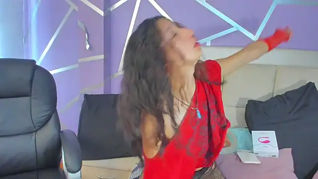 Queenjenn   online show from January 23, 2025, 3:11 pm