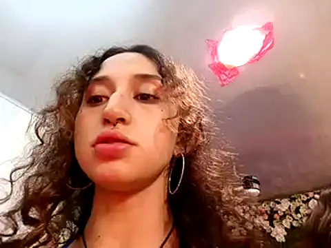 Queenjenn   online show from February 7, 2025, 3:01 am