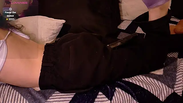 Snapshot of Queenjenn__ chatting on February 21, 2026, 6:58 am Queenjenn online show from February 21, 2026, 6:58 am