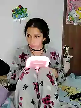 Queenjenn   online show from May 17, 2026, 7:50 am