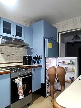 Snapshot of Alison_fitness chatting on September 20, 2025, 1:17 am Alison fitness online show from September 20, 2025, 1:17 am