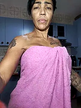 Snapshot of Alison_fitness chatting on October 8, 2025, 11:35 pm Alison fitness online show from October 8, 2025, 11:35 pm