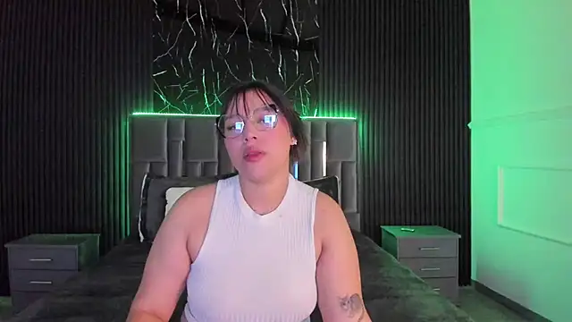 CelestteBloom online show from January 18, 2025, 3:31 am
