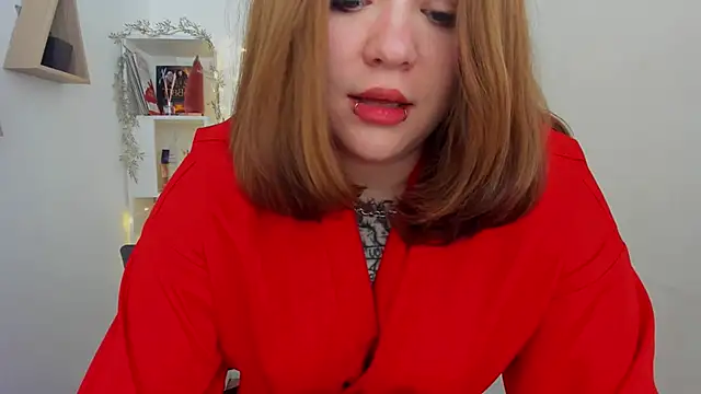 MoonLghte online show from December 28, 2024, 3:48 pm