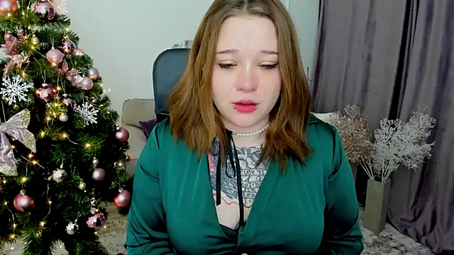 MoonLghte online show from December 29, 2024, 6:49 pm