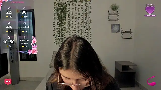 Noellesable online show from September 22, 2025, 5:15 pm