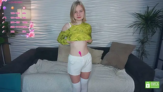 OdelinaFicken online show from November 12, 2025, 4:35 am