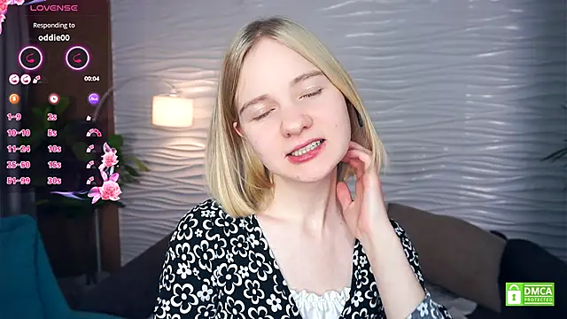 OdelinaFicken online show from November 23, 2025, 4:23 am