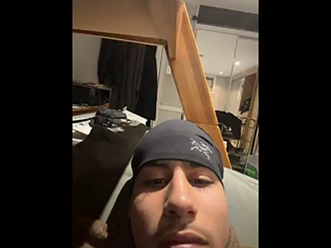 Snapshot of johnycash21 chatting on February 6, 2026, 10:40 am johnycash21 online show from February 6, 2026, 10:40 am