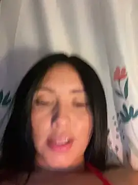 sweet kitty0110 online show from December 7, 2024, 6:21 am