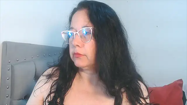 maturepriscila online show from September 10, 2025, 1:33 pm