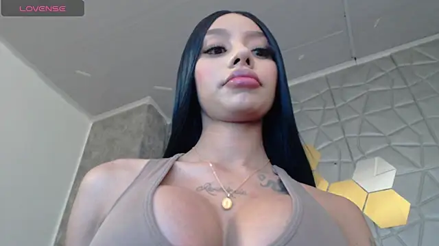 Snapshot of Tiffanny chatting on October 11, 2025, 3:10 pm Tiffanny online show from October 11, 2025, 3:10 pm