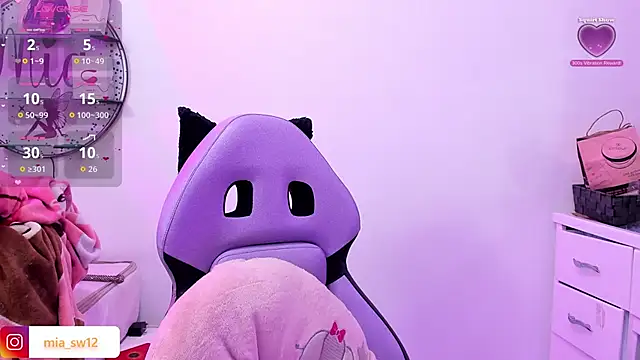 mia johns  online show from November 13, 2025, 5:50 am