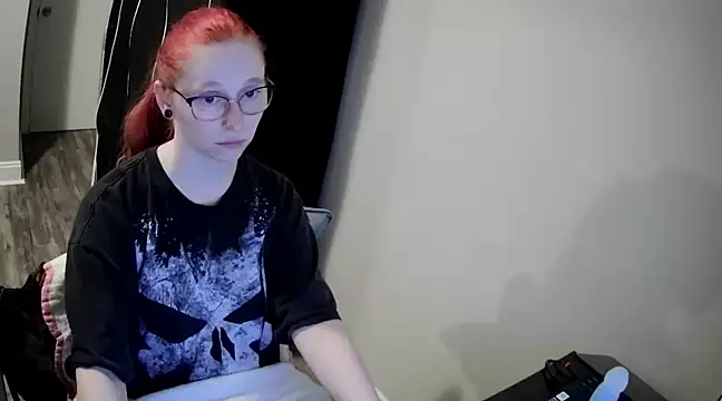 LilyFoxxx online show from December 10, 2024, 5:28 am