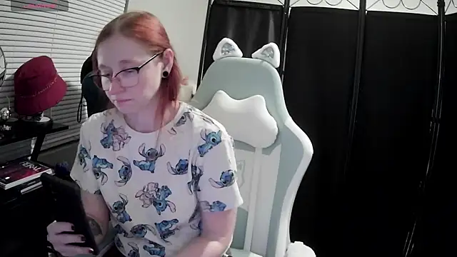 LilyFoxxx online show from March 14, 2025, 3:26 am