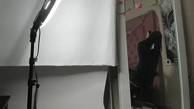 ened nessa online show from February 28, 2025, 7:05 am