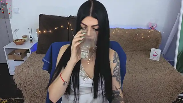 Tiffany lab online show from September 21, 2025, 11:12 am