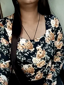 Snapshot of NOTY-LOVE-05 chatting on October 4, 2025, 3:21 pm NOTY-LOVE-05 online show from October 4, 2025, 3:21 pm