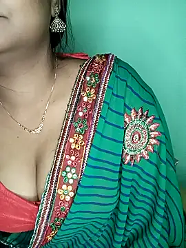 Snapshot of NOTY-LOVE-05 chatting on November 2, 2025, 3:14 pm NOTY-LOVE-05 online show from November 2, 2025, 3:14 pm