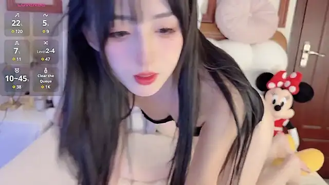 Unique-yiyi online show from December 6, 2024, 4:17 pm
