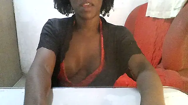 maisinha3193 online show from July 7, 2026, 11:31 pm
