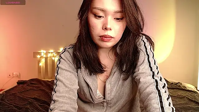 Mellovely online show from January 2, 2025, 1:51 pm