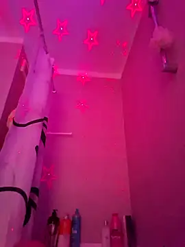 MeenaMoon online show from October 17, 2025, 12:30 pm