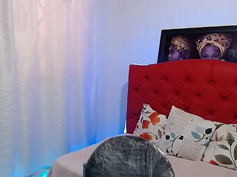 MISSANDRE4 online show from January 6, 2025, 5:06 pm