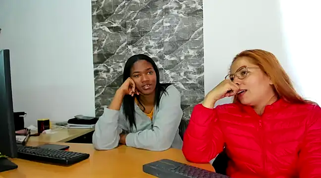 MISSANDRE4 online show from January 16, 2025, 5:23 pm