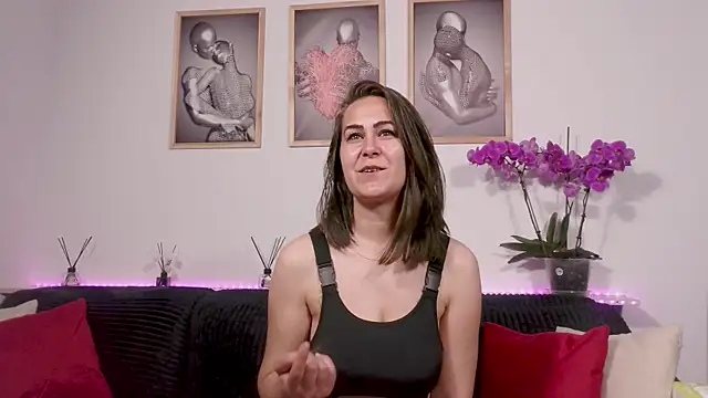 Antonia 1313 online show from June 10, 2026, 4:56 am