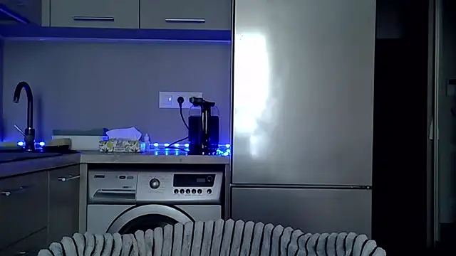 Lucky Anna online show from April 17, 2026, 7:55 am