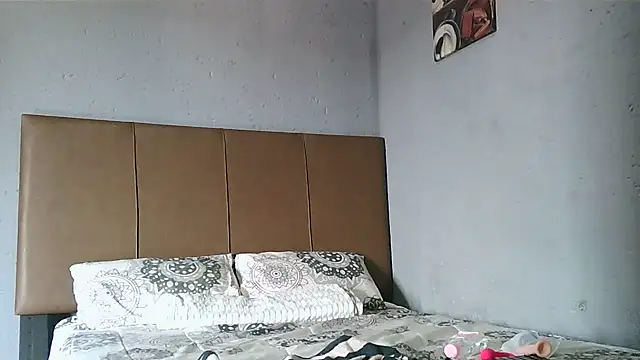 Sweetbedroomeyez01 online show from February 2, 2025, 12:13 pm
