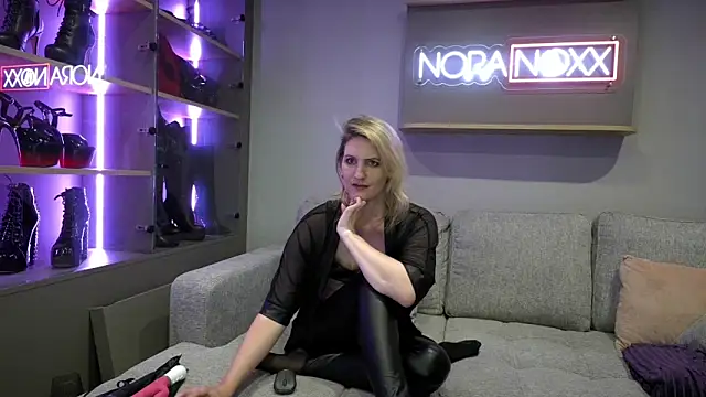 Snapshot of NoraNoxx chatting on June 16, 2026, 8:11 pm NoraNoxx online show from June 16, 2026, 8:11 pm