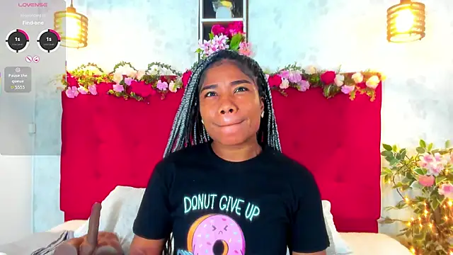 Snapshot of SilvannaFit chatting on September 27, 2025, 11:37 am SilvannaFit online show from September 27, 2025, 11:37 am