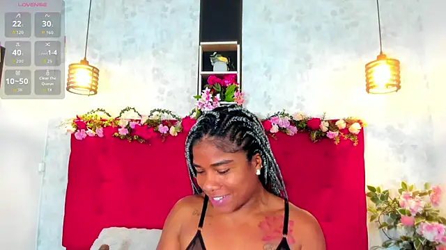 Snapshot of SilvannaFit chatting on October 1, 2025, 12:00 pm SilvannaFit online show from October 1, 2025, 12:00 pm