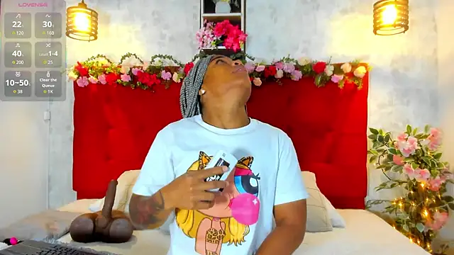 Snapshot of SilvannaFit chatting on October 5, 2025, 10:24 am SilvannaFit online show from October 5, 2025, 10:24 am