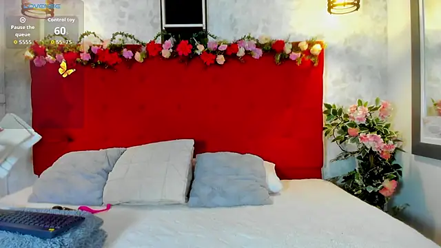 Snapshot of SilvannaFit chatting on October 20, 2025, 12:16 pm SilvannaFit online show from October 20, 2025, 12:16 pm