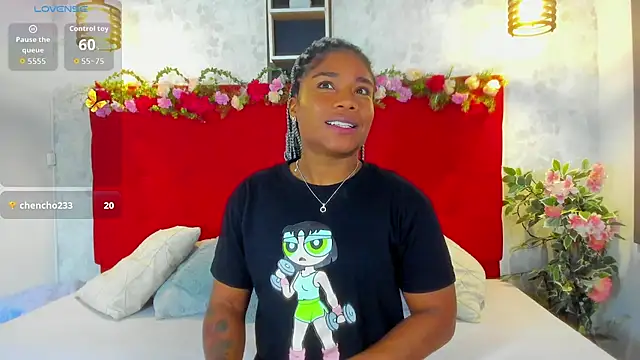 Snapshot of SilvannaFit chatting on October 21, 2025, 12:17 pm SilvannaFit online show from October 21, 2025, 12:17 pm