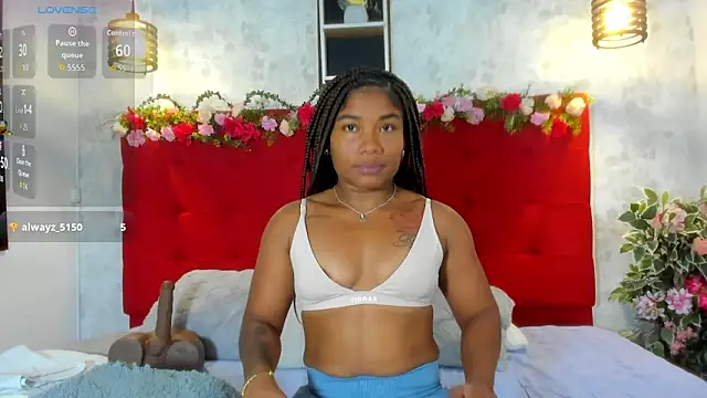 Snapshot of SilvannaFit chatting on October 28, 2025, 12:09 pm SilvannaFit online show from October 28, 2025, 12:09 pm